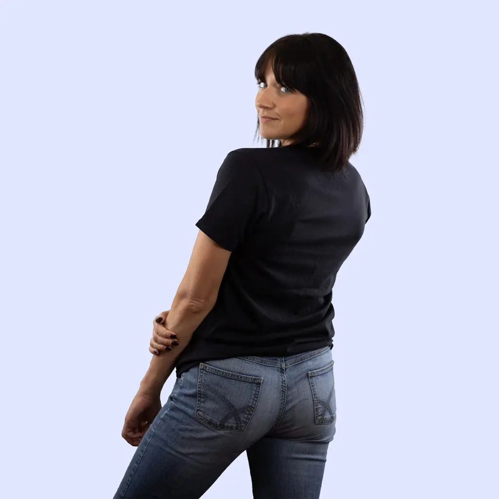 t-shirt_black_back_optimized.webp